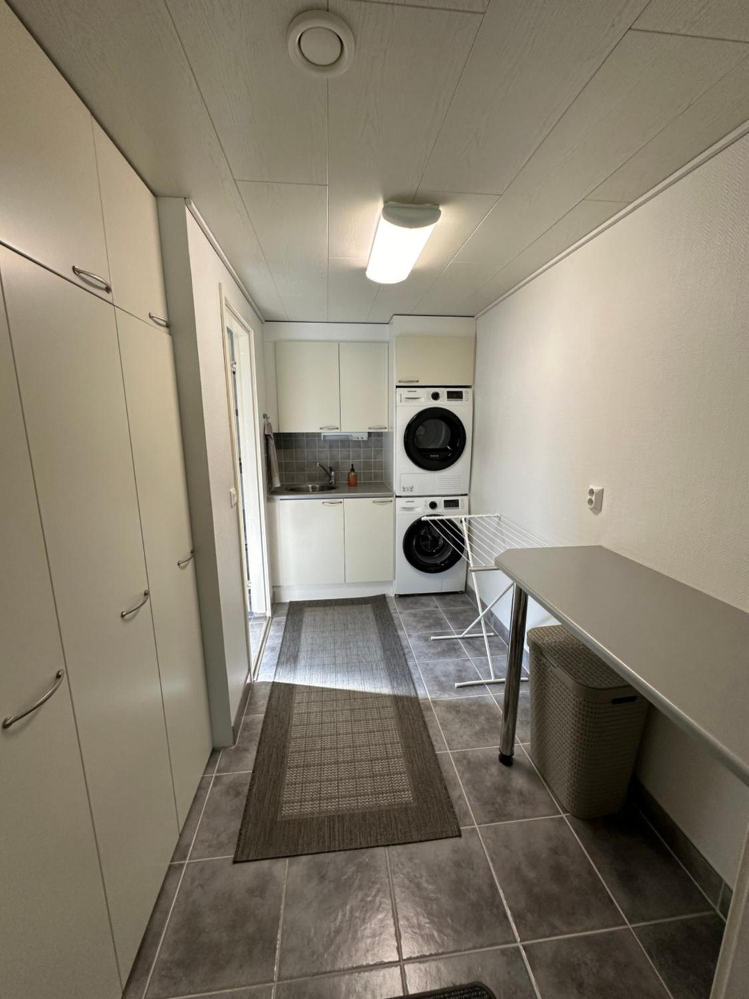 Your Home Away From Home! ロヴァニエミ エクステリア 写真